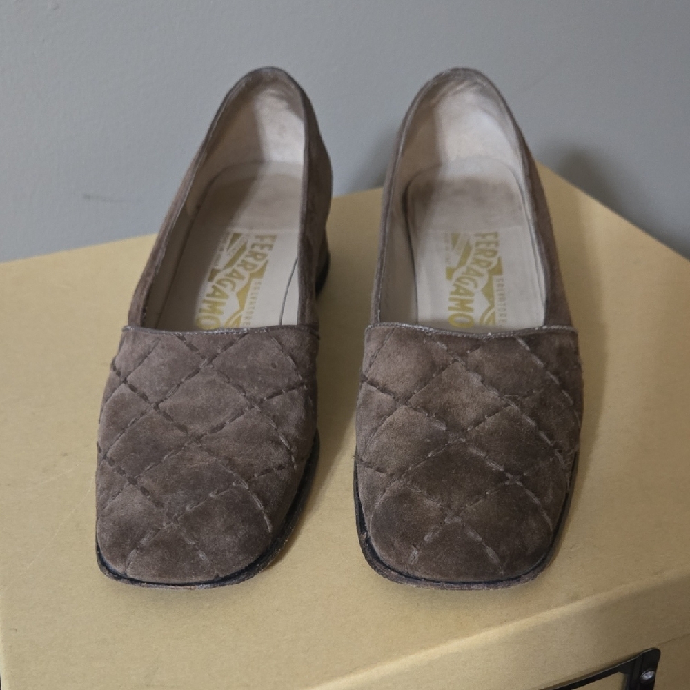 Vintage Salvatore Ferragamo Quilted Brown Suede Heels Size 8.5 - Picture 2 of 12